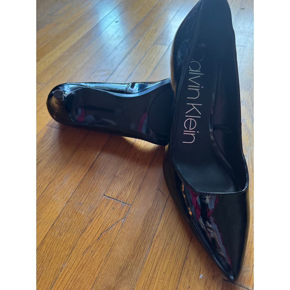 Calvin‎ Klein Patent Leather Pumps - Picture 5 of 5